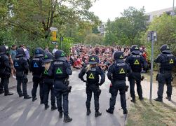 Wegen Gegenprotest Kein Auftritt Von Hoecke In Jena 37